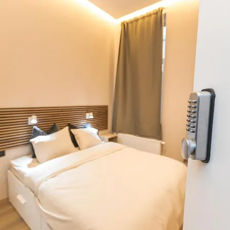 Golden Dove Luxury Aparts Apartment *